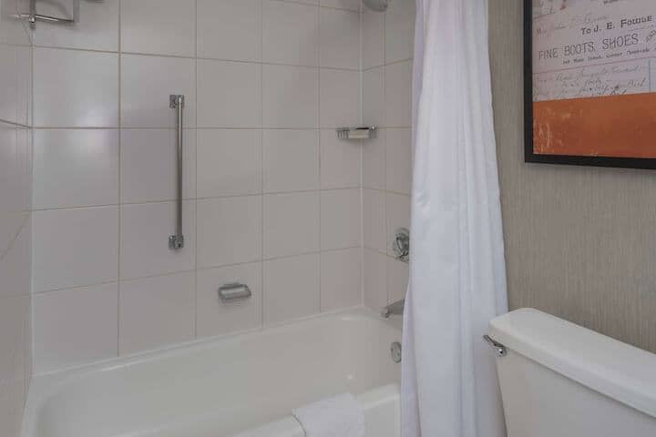 Room 25 of 56