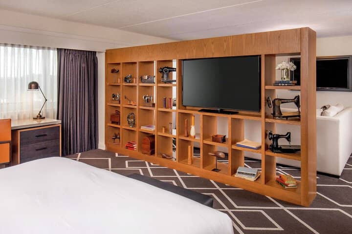 Room 6 of 56